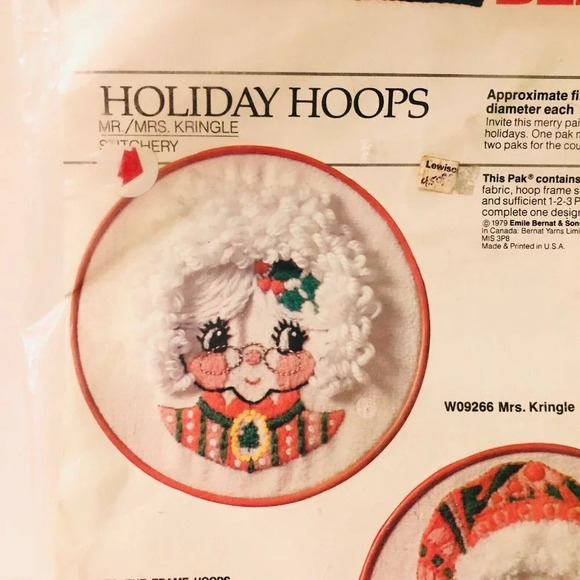 Vtg 1979 Bernat Holiday Hoops Christmas Stitchery Kit Mr Mrs Kringle Santa - Picture 3 of 12